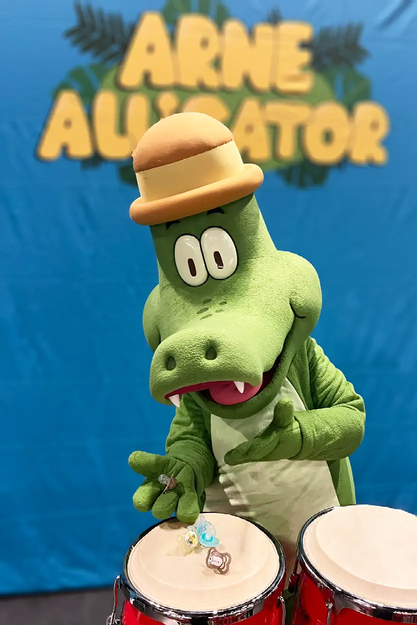 Arne Alligator er kendt fra YouTube og kan nu bookes som show